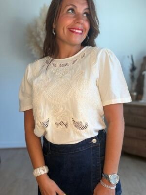 Blouse beige brodée  - Modèle Zelie