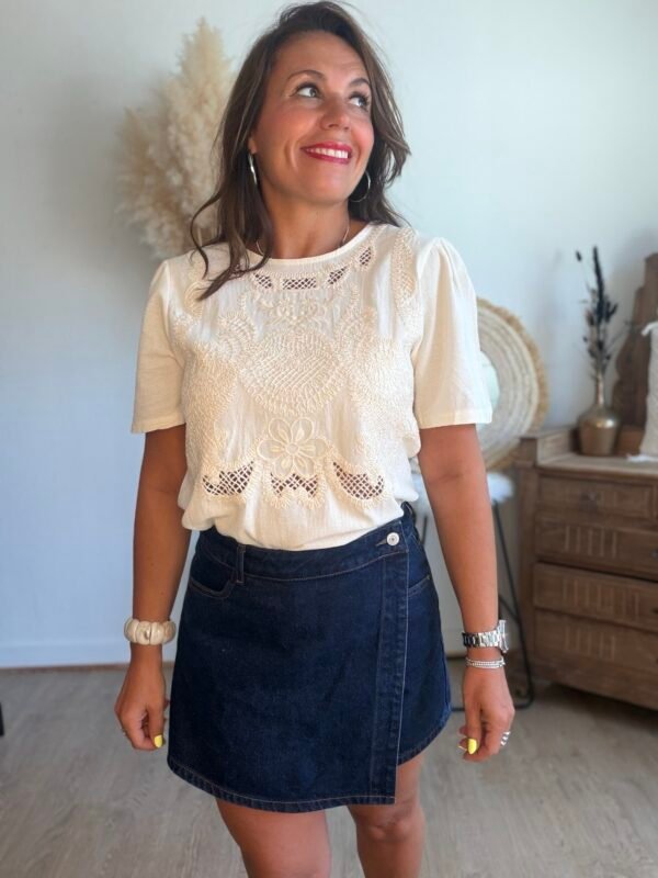 Blouse beige brodée  - Modèle Zelie