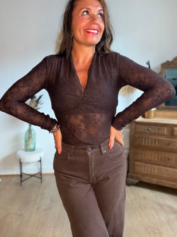 Top dentelle col V chocolat - Modèle Bertille