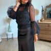 Blouse dentelle noire plumetis - Modèle Lisie