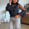 Blouse dentelle noire plumetis - Modèle Lisie