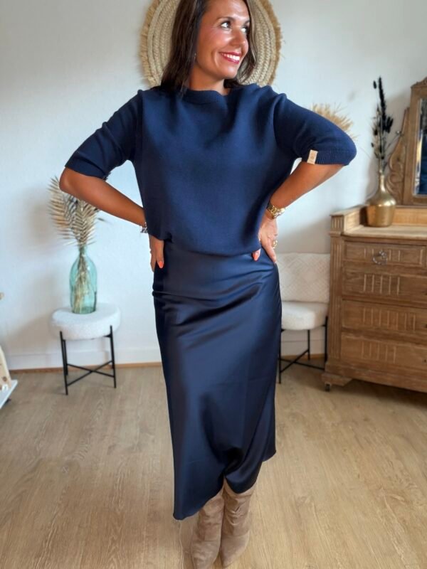 img_0428-2 Jupe longue Satin bleu marine - Modèle Lison