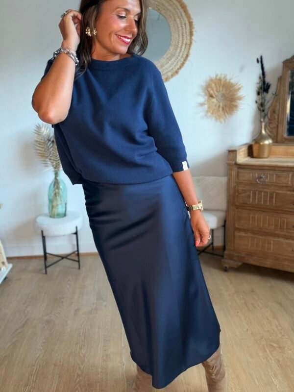 img_0432 Jupe longue Satin bleu marine - Modèle Lison