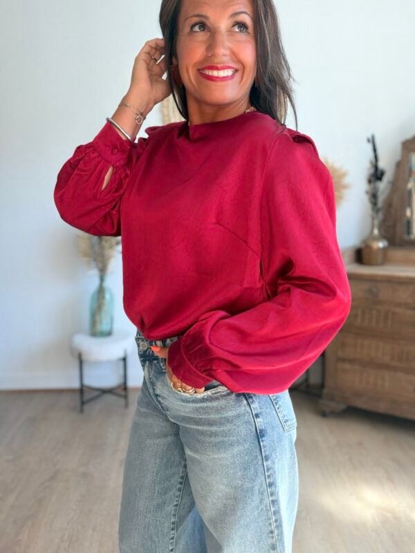 Blouse satin texturé à dos Benitier rouge - Modèle Lou