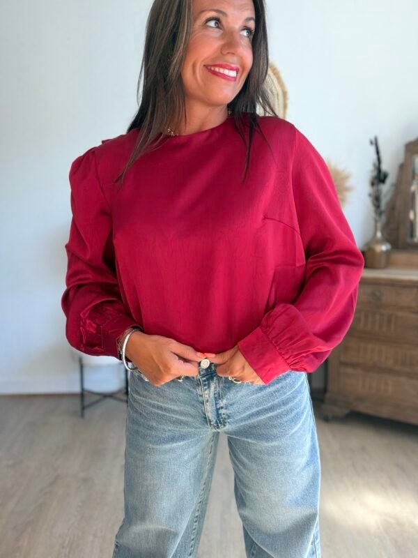 Blouse satin texturé à dos Benitier rouge - Modèle Lou