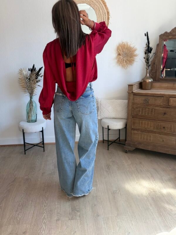 Blouse satin texturé à dos Benitier rouge - Modèle Lou