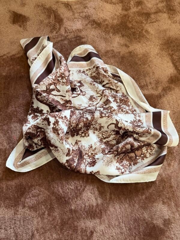 Petit foulard carré marron