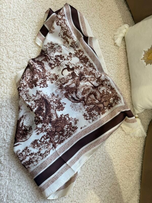 Petit foulard carré marron