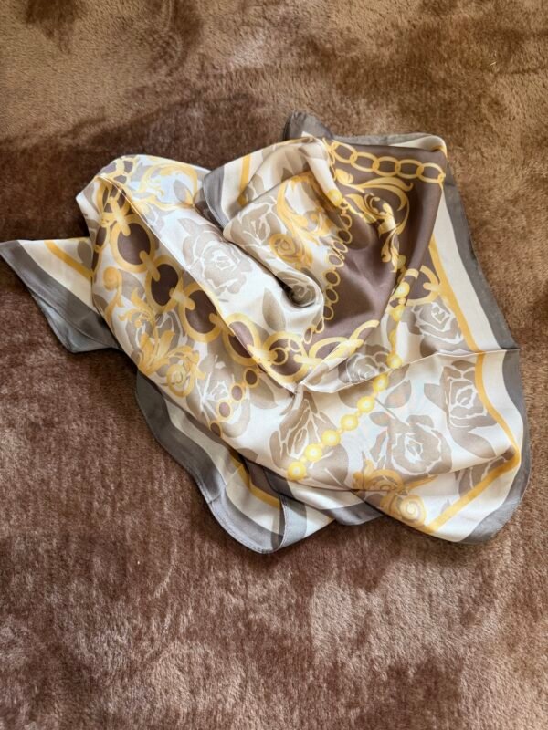 Petit foulard carré taupe