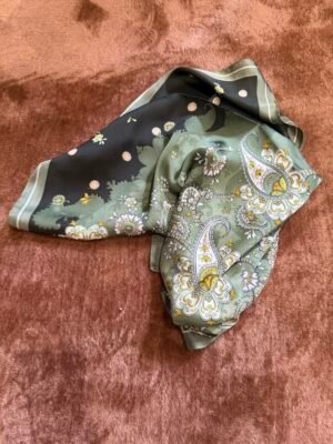 Petit foulard carré noir kaki