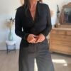 Top dentelle col V noir  - Modèle Bertille