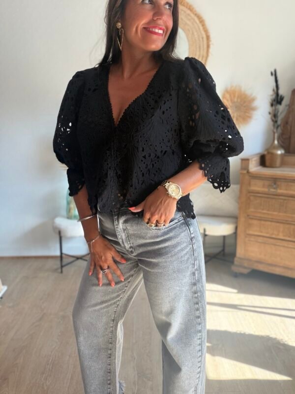 Blouse crop dentelle noir - Modèle Lana