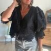 Blouse crop dentelle noir - Modèle Lana