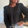 Blouse satin texturé à dos Benitier noir - Modèle Lou