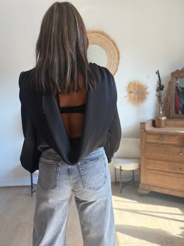 Blouse satin texturé à dos Benitier noir - Modèle Lou