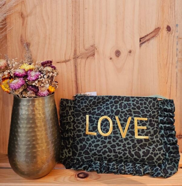 Pochette à volants broderie - Modèle Love