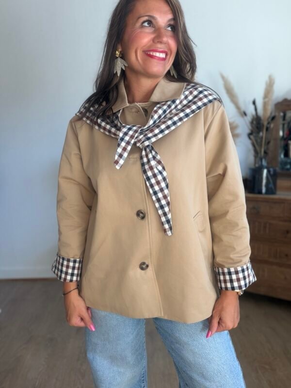 Veste Trench Beige Écharpe-Foulard Vichy - Modèle Maho