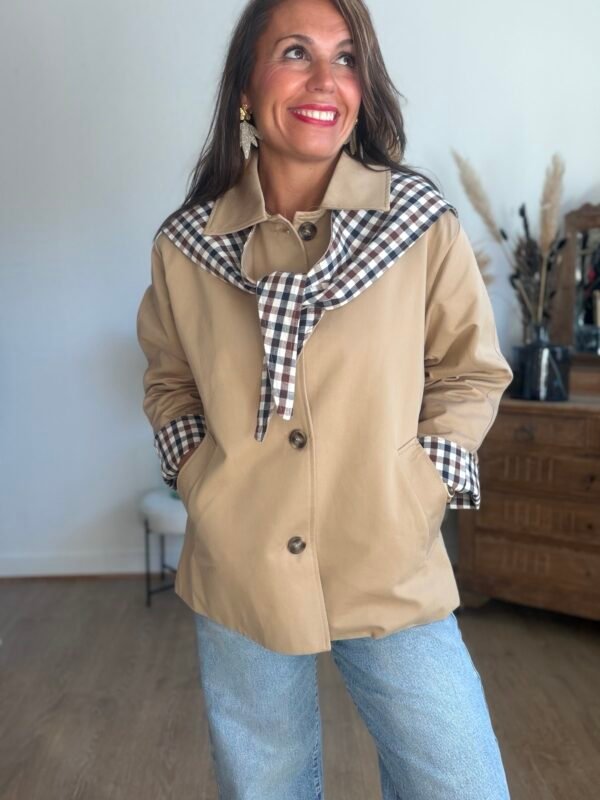 Veste Trench Beige Écharpe-Foulard Vichy - Modèle Maho