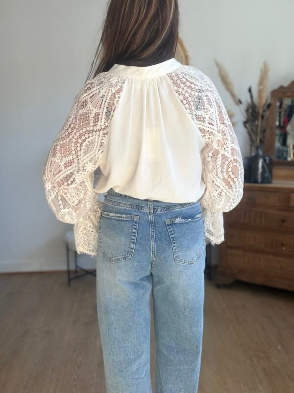 Blouse Fluide Manches en Dentelle- Modèle Saphyr