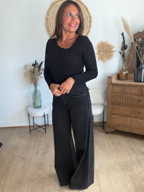 Top en maille Côtelée noir col asymétrique - Modèle Camille