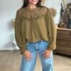 Blouse Fluide kaki & Plastron Brodé - Modèle Samy