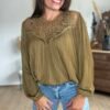 Blouse Fluide kaki & Plastron Brodé - Modèle Samy