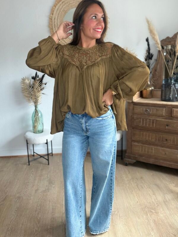 Blouse Fluide kaki & Plastron Brodé - Modèle Samy