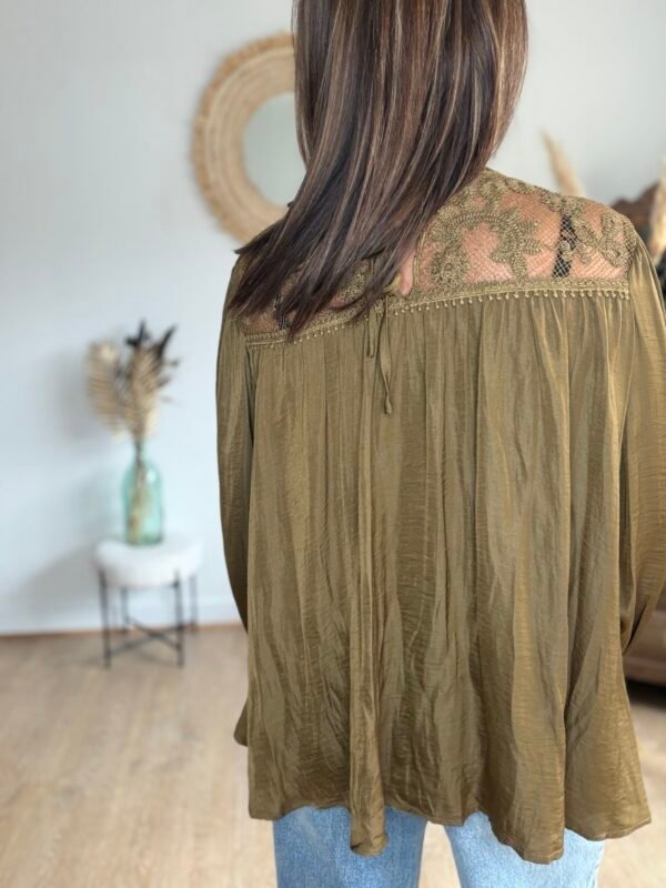 Blouse Fluide kaki & Plastron Brodé - Modèle Samy