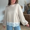SWEAT BEIGE OVERSIZE Sweat Beige avec Dentelle - Modèle Melissandre
