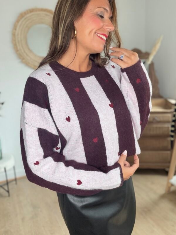 Pull Rayé en Maille Bouclée & Cœurs Brodés - Modèle Mandy