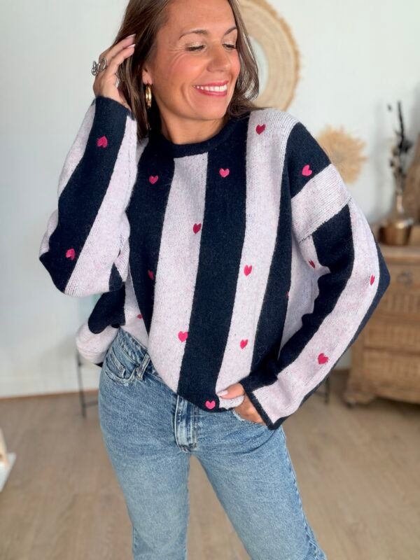 Pull Rayé en Maille Bouclée & Cœurs Brodés - Modèle Mandy